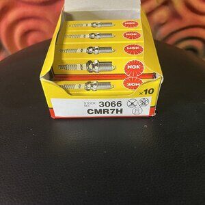 4 pcs NGK 3066 Standard Spark Plug for CMR7H AC7R RZ7C 965 965-1 E3.24 3066 sx